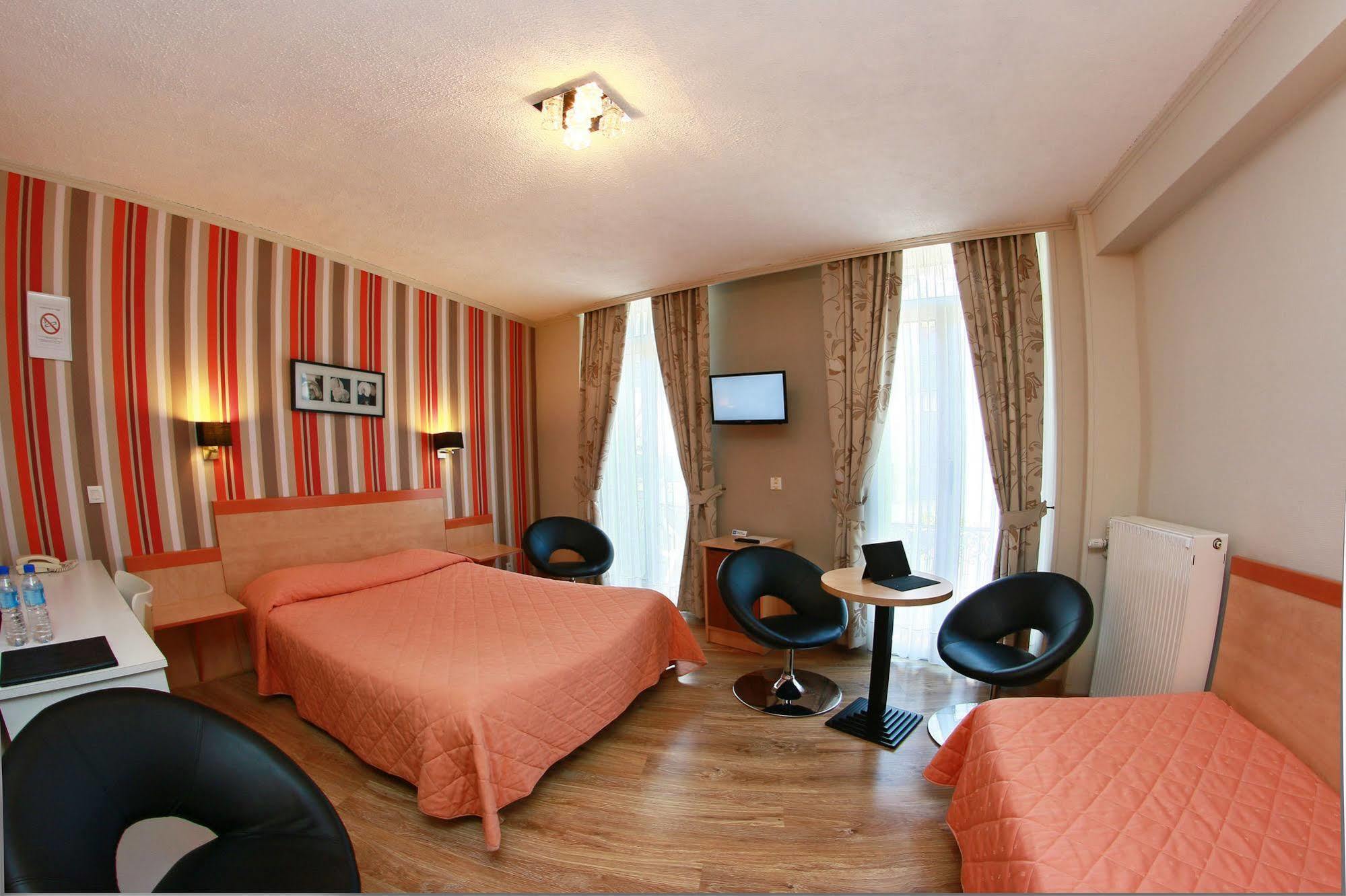 Hotel Panoramic Bagneres-de-Luchon Экстерьер фото